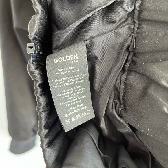 Aritzia Golden By TNA Satin Embroidered Floral Shaul Bomber Jacket - Picture 11 of 14